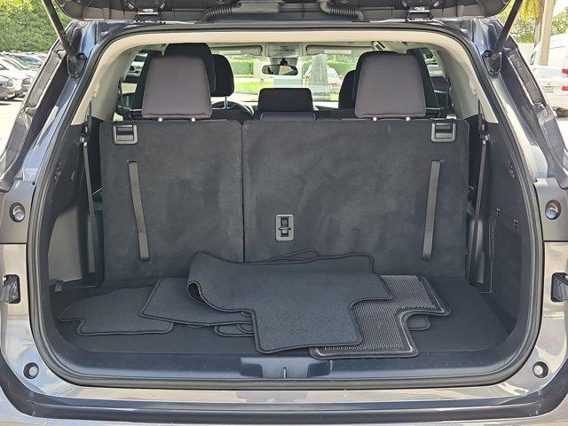 used 2023 Toyota Highlander car, priced at $30,972