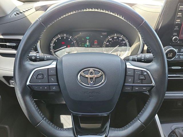 used 2021 Toyota Highlander car, priced at $31,358