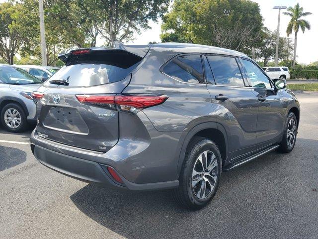 used 2022 Toyota Highlander car, priced at $35,939