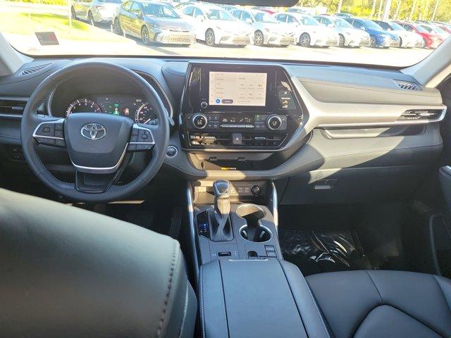 used 2024 Toyota Highlander car, priced at $40,723