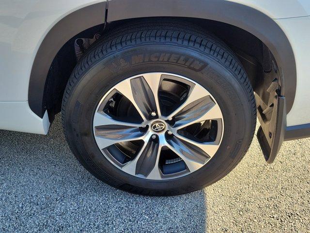 used 2024 Toyota Highlander car, priced at $40,723