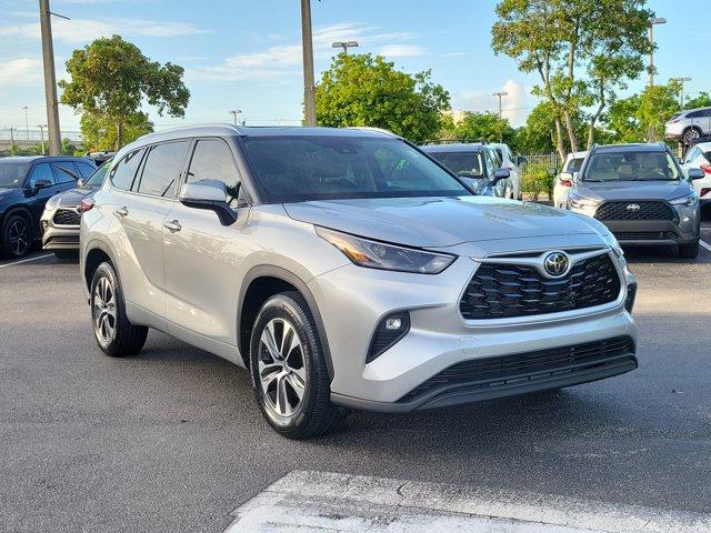 used 2022 Toyota Highlander car, priced at $33,700