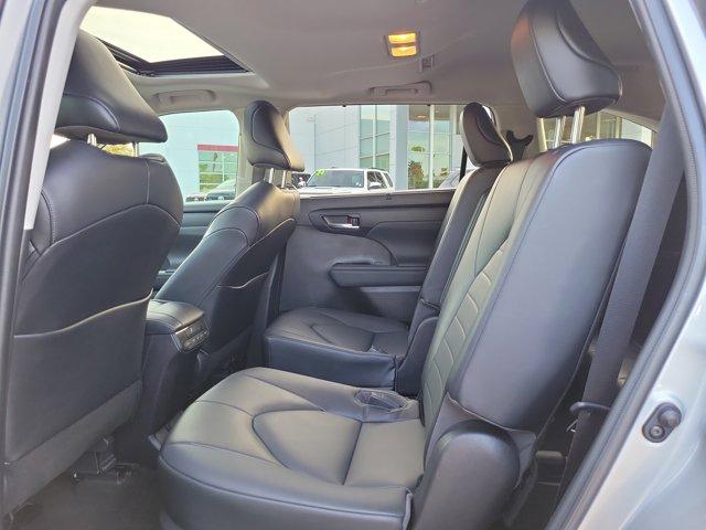 used 2022 Toyota Highlander car, priced at $33,700