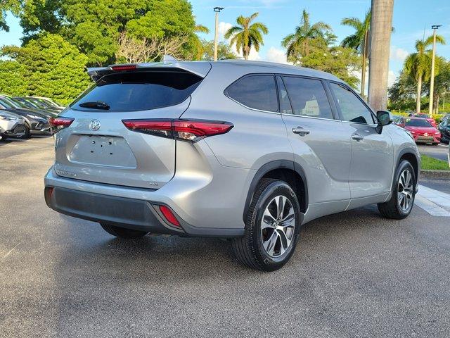 used 2022 Toyota Highlander car, priced at $33,700