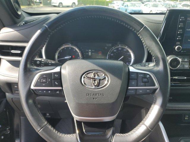 used 2022 Toyota Highlander car, priced at $30,990