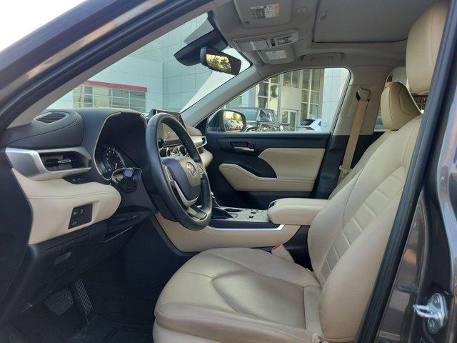 used 2023 Toyota Highlander car, priced at $36,593