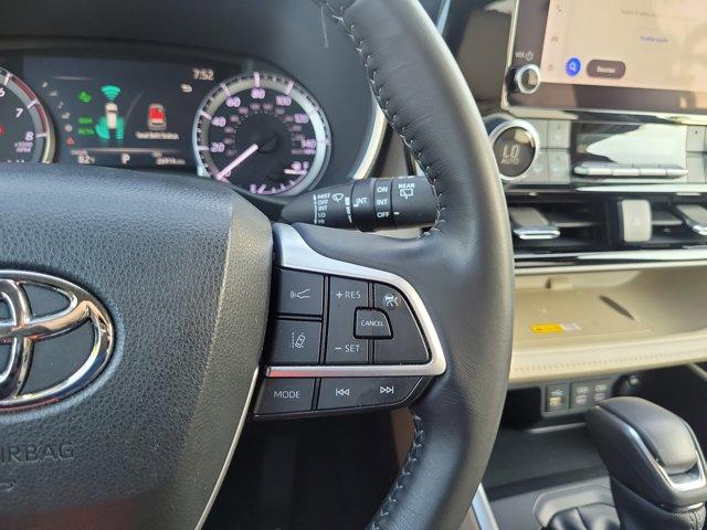 used 2023 Toyota Highlander car, priced at $36,593