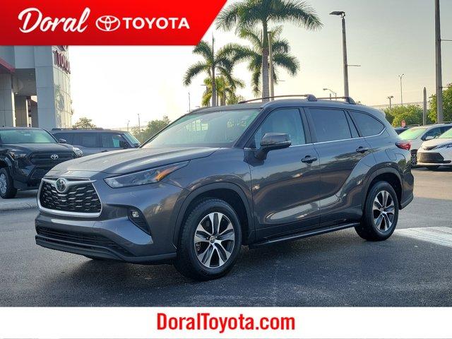 used 2023 Toyota Highlander car, priced at $36,593
