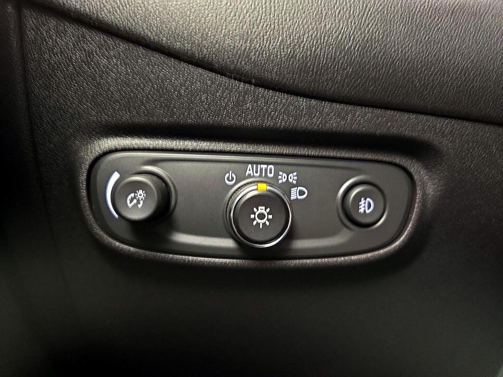 used 2021 Chevrolet Equinox car, priced at $23,998