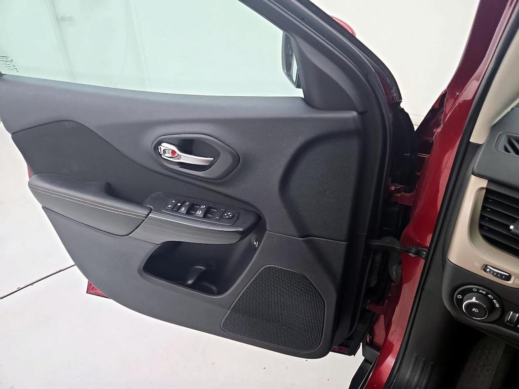 used 2016 Jeep Cherokee car, priced at $13,998