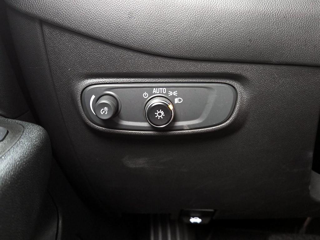 used 2022 Chevrolet Equinox car, priced at $23,998