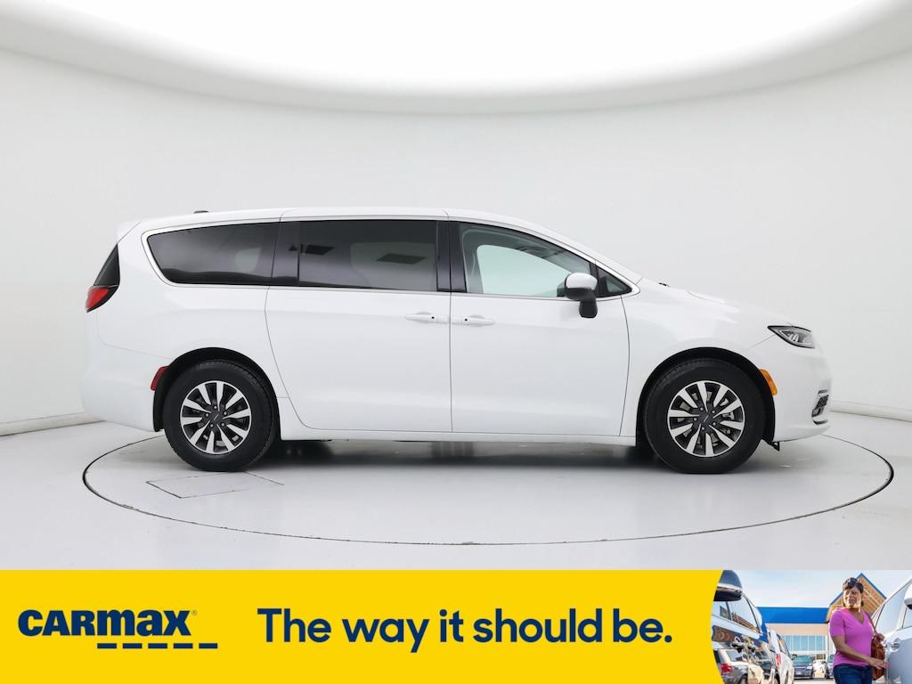 used 2023 Chrysler Pacifica Hybrid car, priced at $28,998