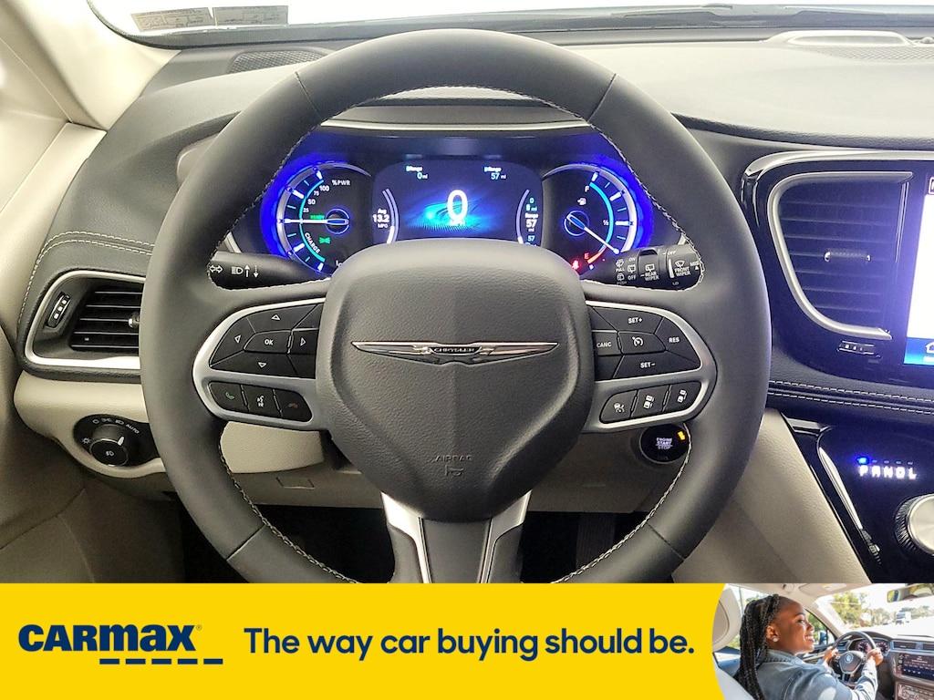 used 2023 Chrysler Pacifica Hybrid car, priced at $28,998