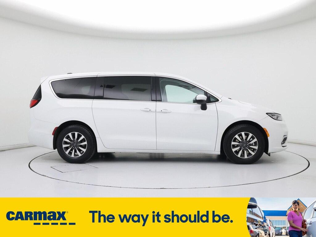 used 2023 Chrysler Pacifica Hybrid car, priced at $28,998
