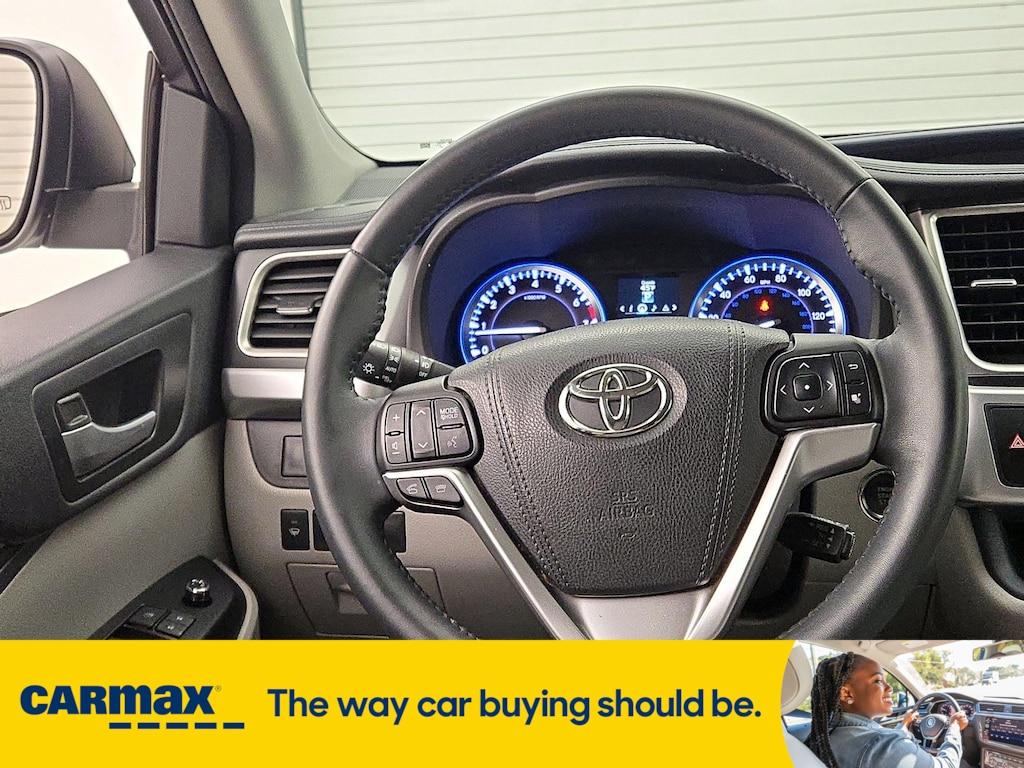 used 2015 Toyota Highlander car, priced at $17,998