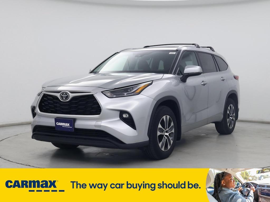 used 2022 Toyota Highlander car, priced at $40,998