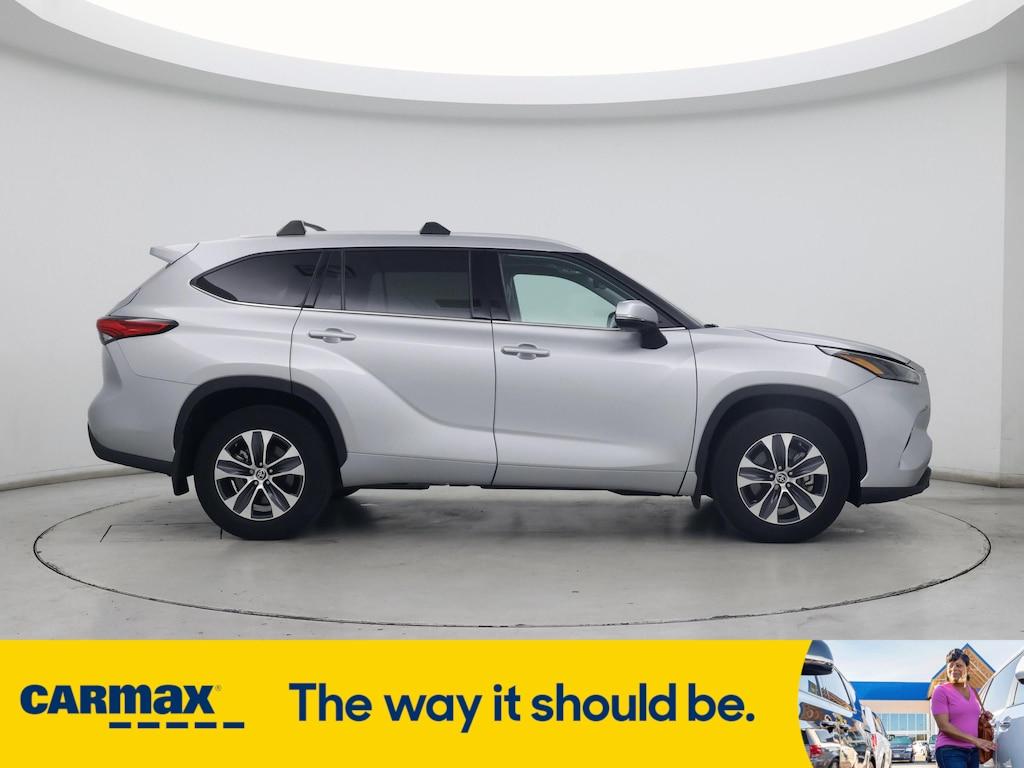 used 2022 Toyota Highlander car, priced at $40,998