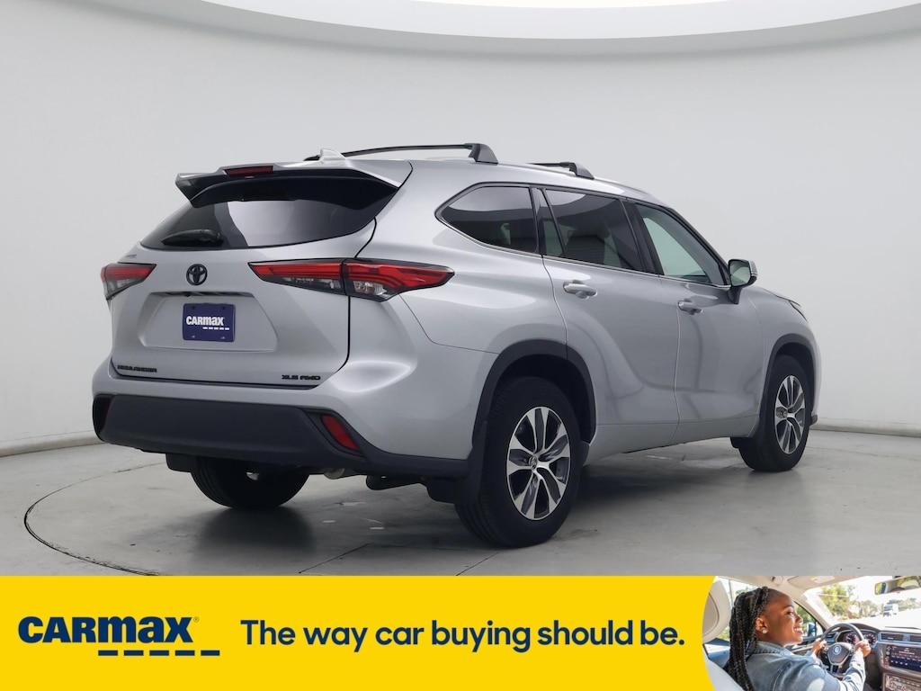 used 2022 Toyota Highlander car, priced at $40,998