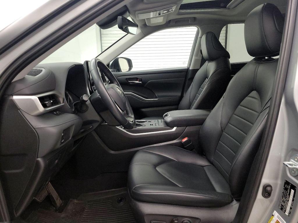 used 2022 Toyota Highlander car, priced at $40,998