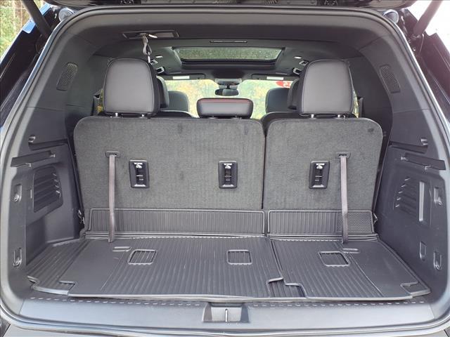 used 2025 Chevrolet Traverse car, priced at $49,995