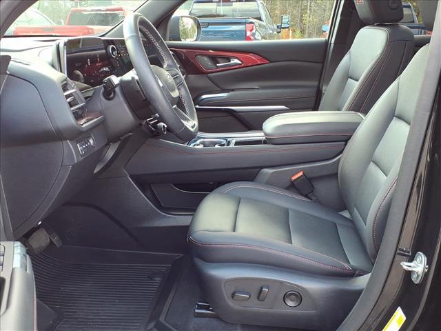 used 2025 Chevrolet Traverse car, priced at $49,995