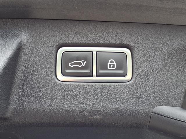 used 2023 Kia Sorento car, priced at $32,995