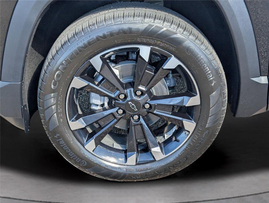 new 2026 Chevrolet Equinox car, priced at $37,690