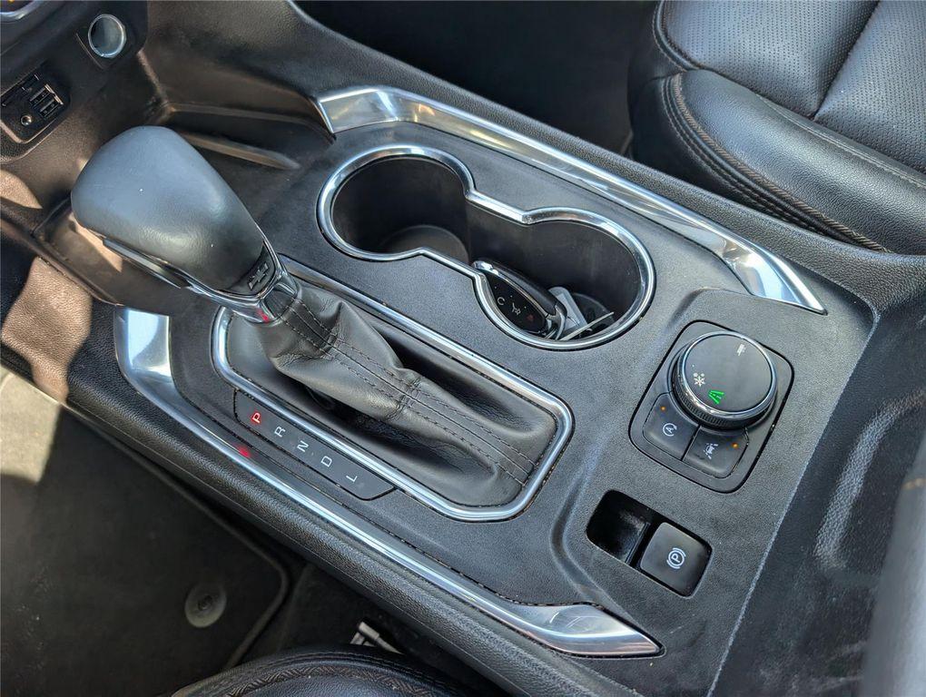 used 2023 Chevrolet Traverse car, priced at $39,199