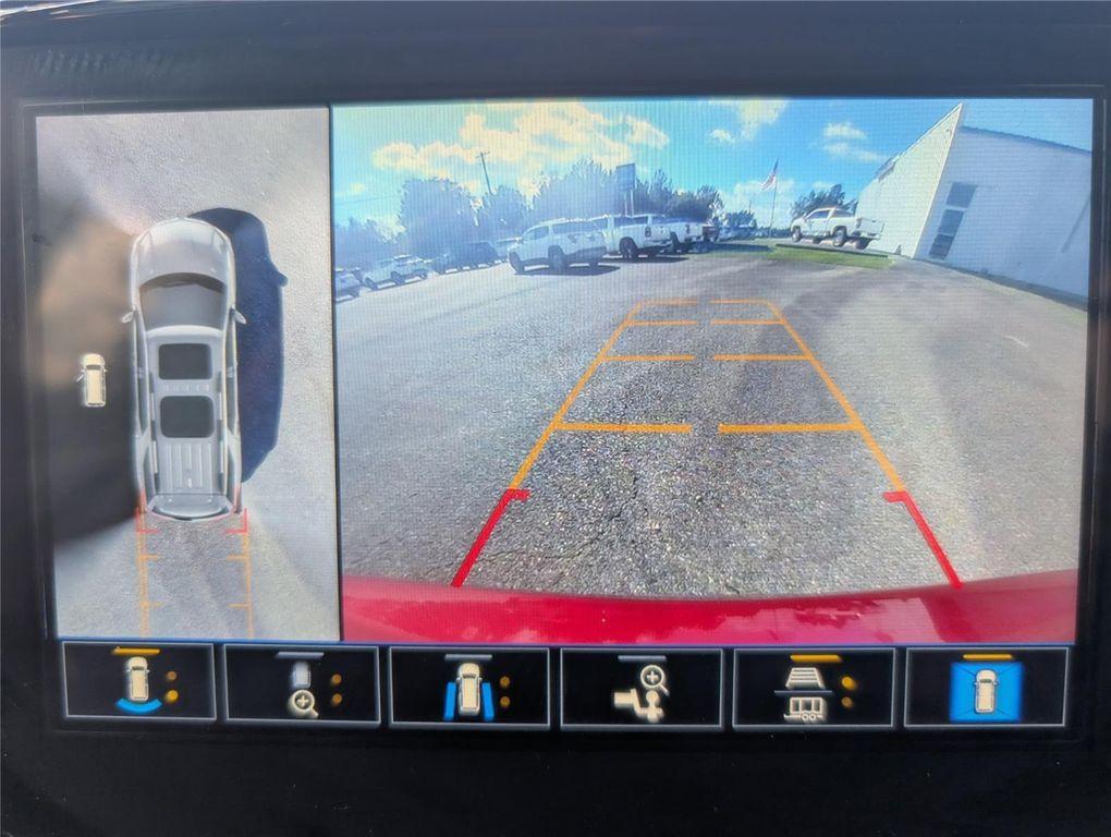 used 2023 Chevrolet Traverse car, priced at $39,199