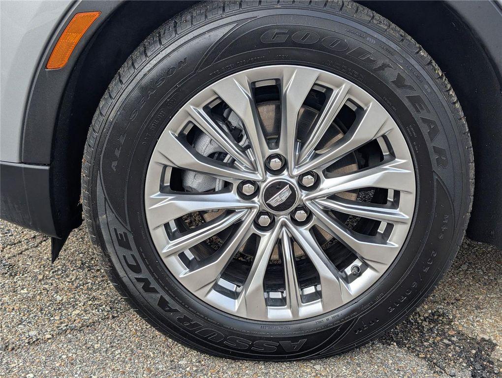 used 2024 Cadillac XT4 car, priced at $30,499