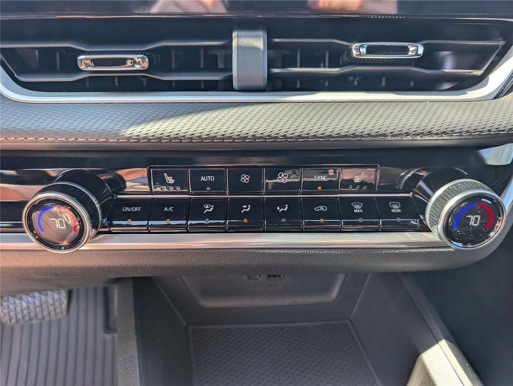 new 2026 Chevrolet Equinox car, priced at $33,955