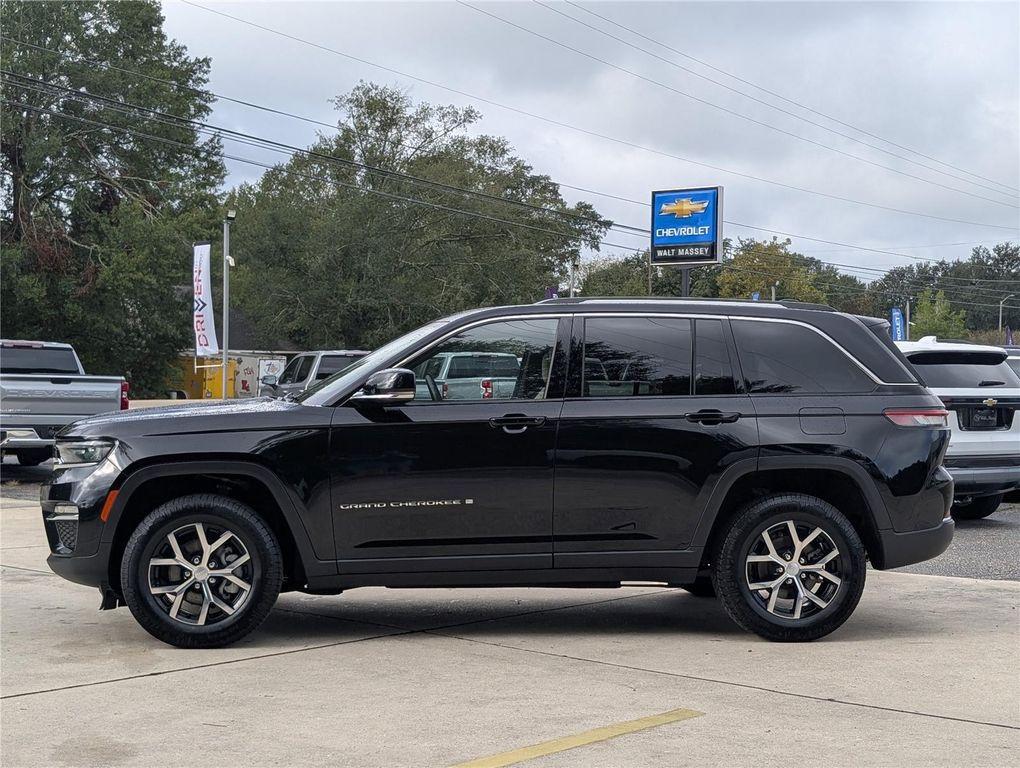 used 2023 Jeep Grand Cherokee car, priced at $27,499