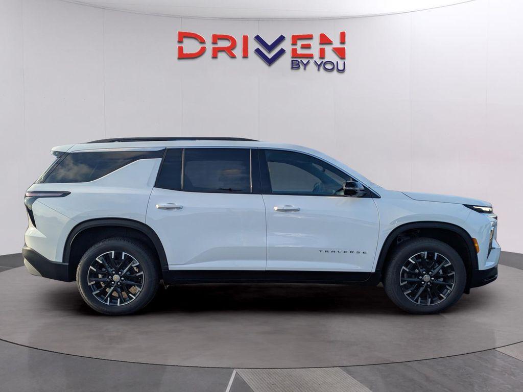 new 2026 Chevrolet Traverse car, priced at $47,885