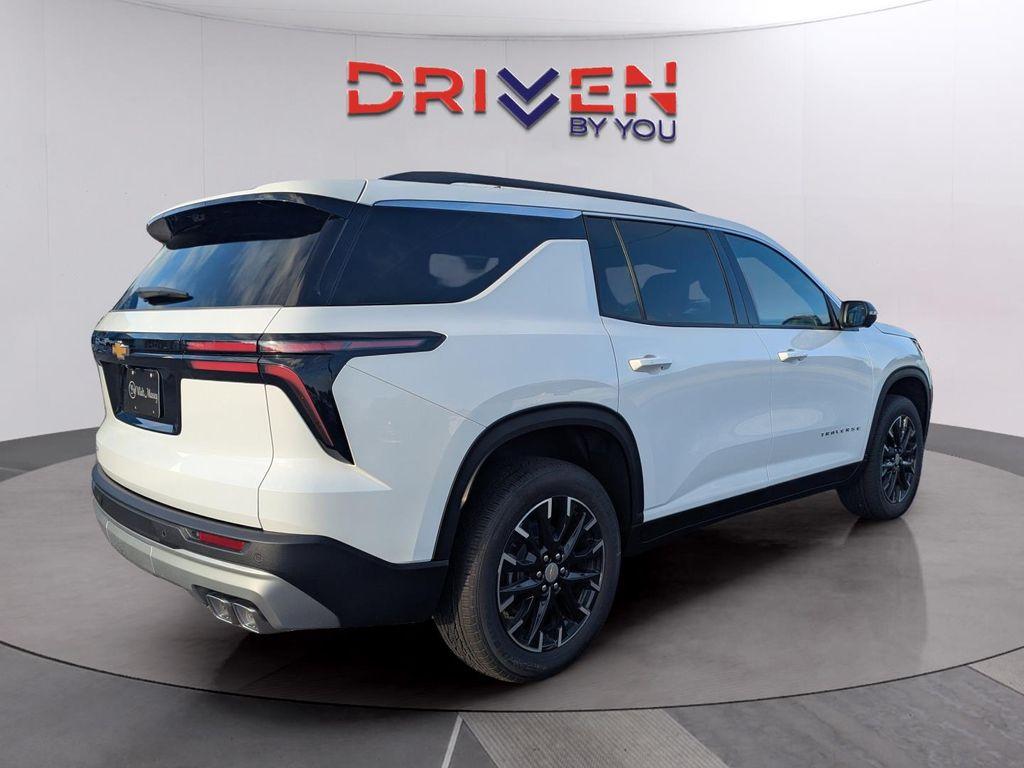 new 2026 Chevrolet Traverse car, priced at $47,885