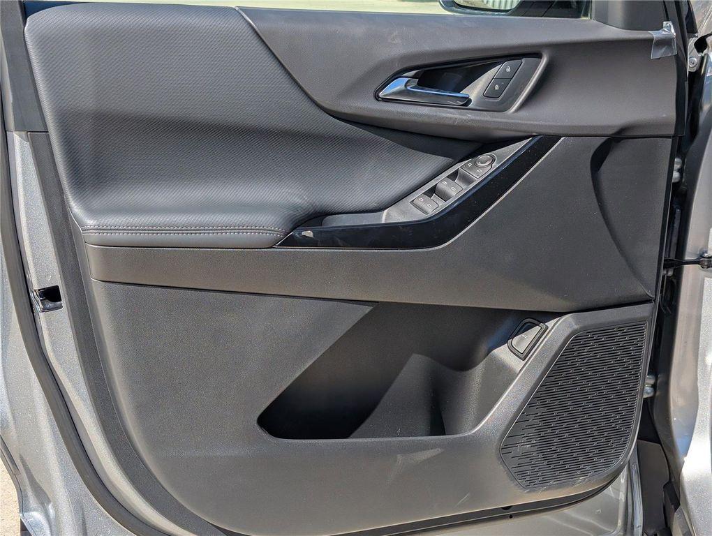 new 2026 Chevrolet Equinox car, priced at $34,290