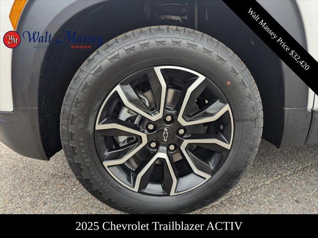 new 2025 Chevrolet TrailBlazer car, priced at $32,420