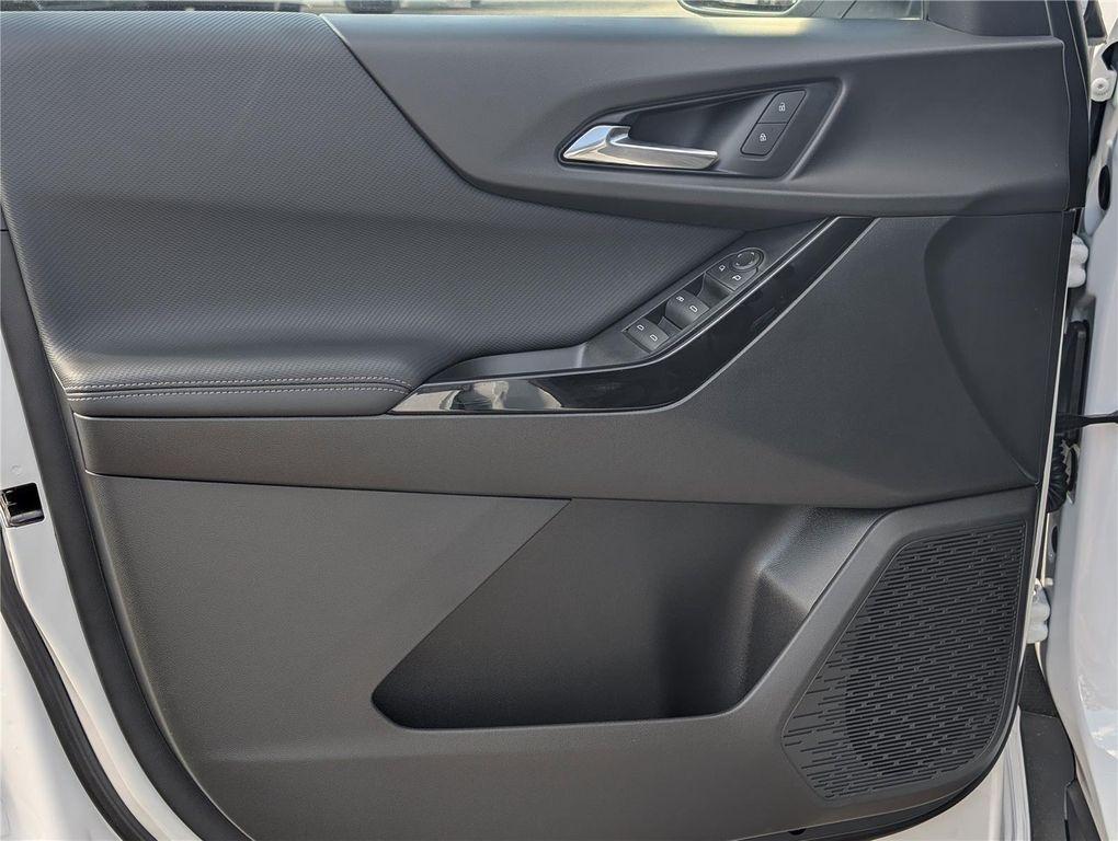 new 2026 Chevrolet Equinox car, priced at $30,860