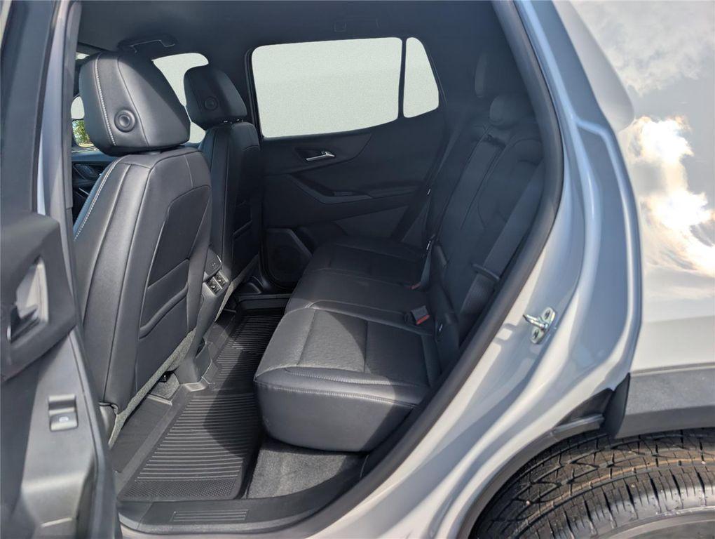 new 2026 Chevrolet Equinox car, priced at $33,320