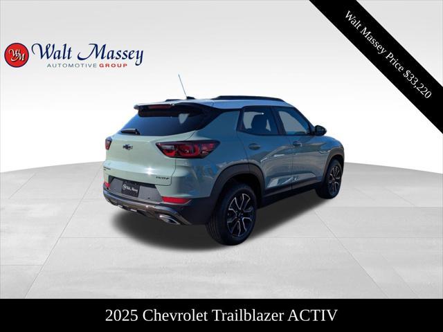 new 2025 Chevrolet TrailBlazer car, priced at $33,220