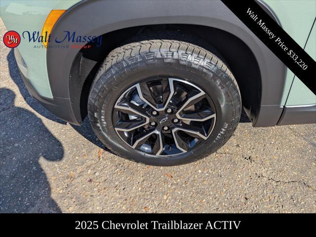 new 2025 Chevrolet TrailBlazer car, priced at $33,220