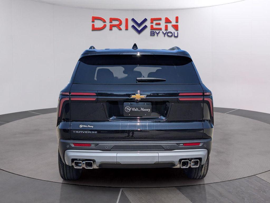 new 2026 Chevrolet Traverse car, priced at $43,202