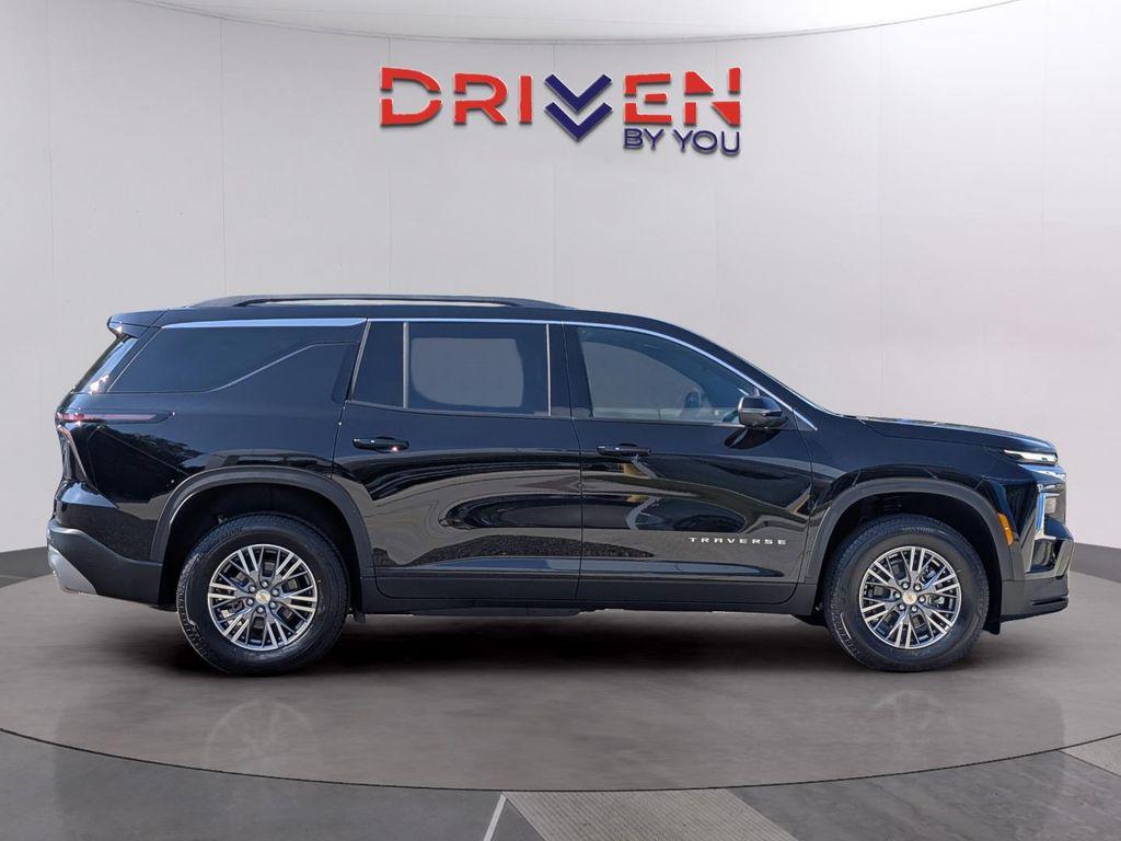 new 2026 Chevrolet Traverse car, priced at $43,202