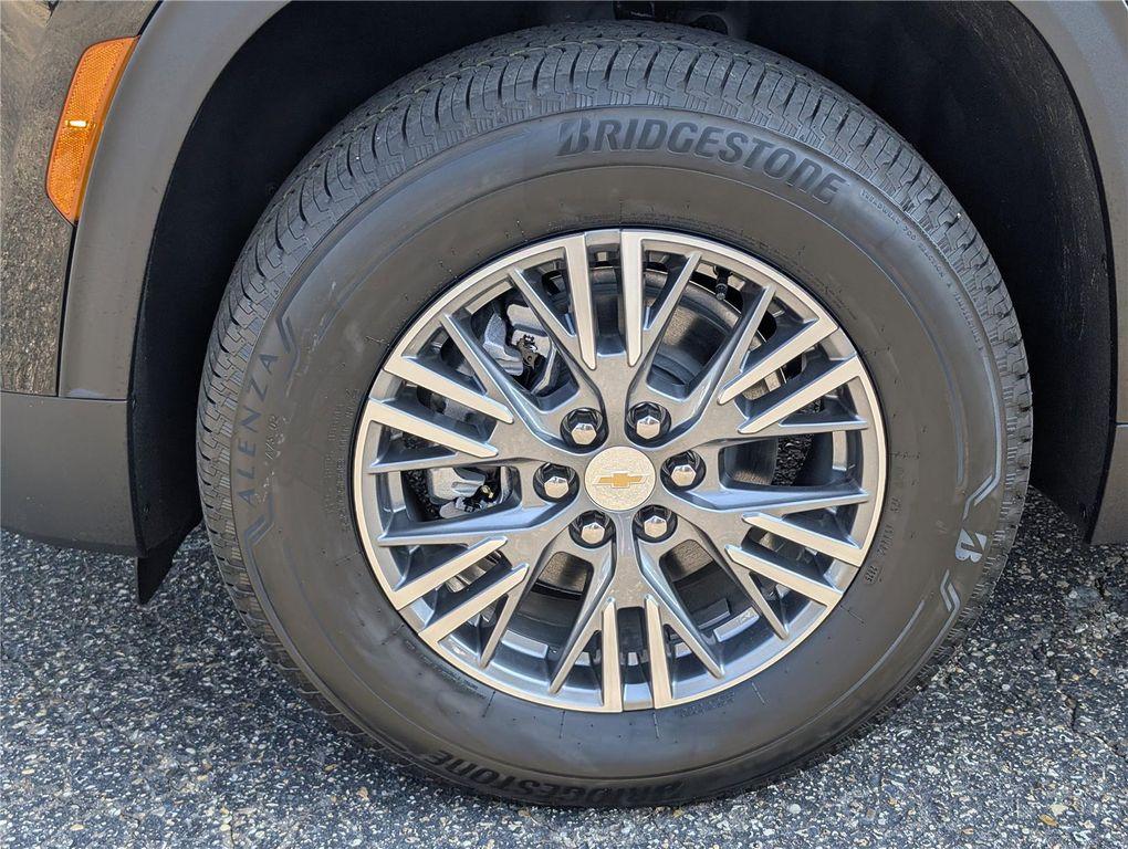 new 2026 Chevrolet Traverse car, priced at $43,202