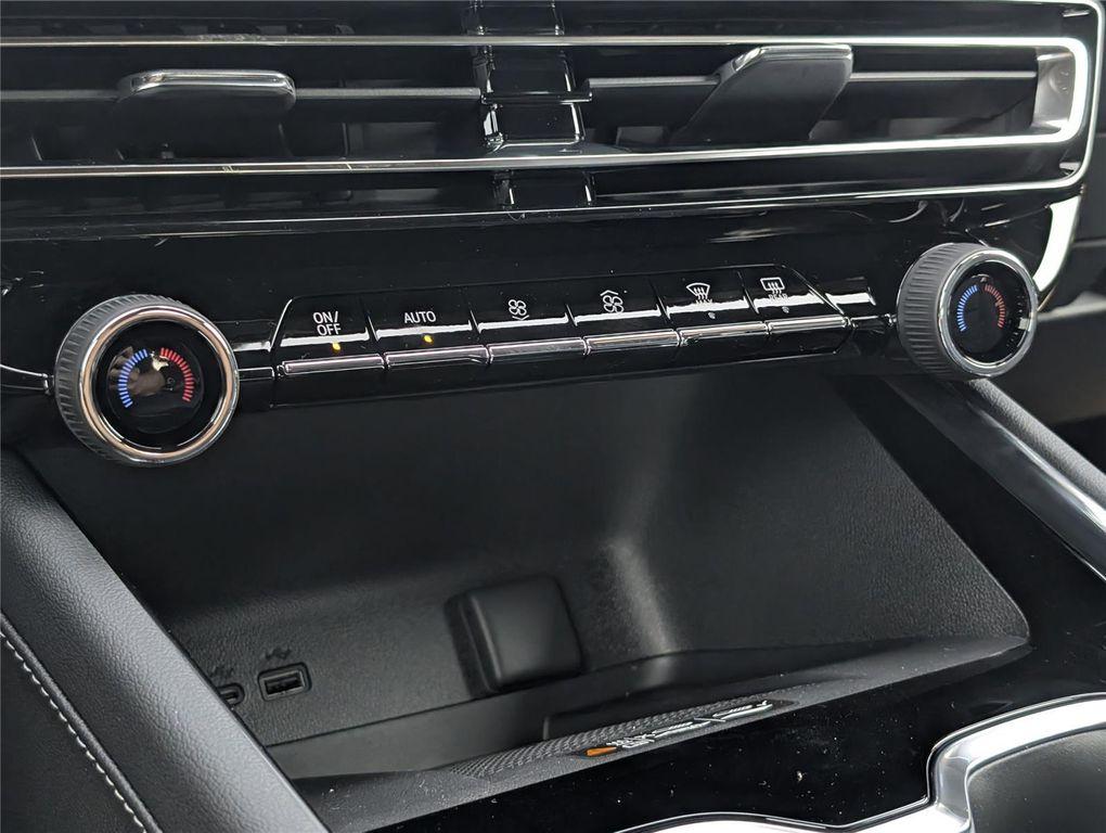 new 2026 Chevrolet Traverse car, priced at $43,202