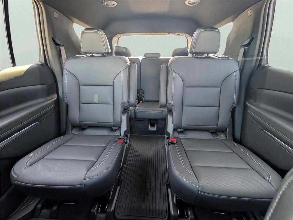 new 2026 Chevrolet Traverse car, priced at $43,202