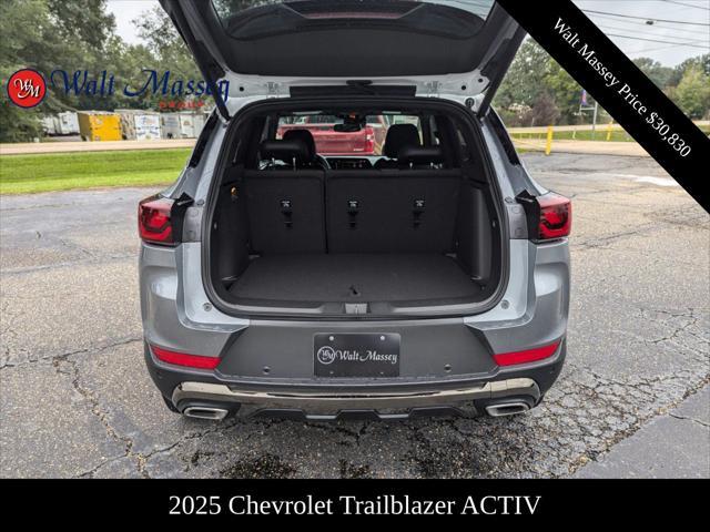 new 2025 Chevrolet TrailBlazer car, priced at $30,830