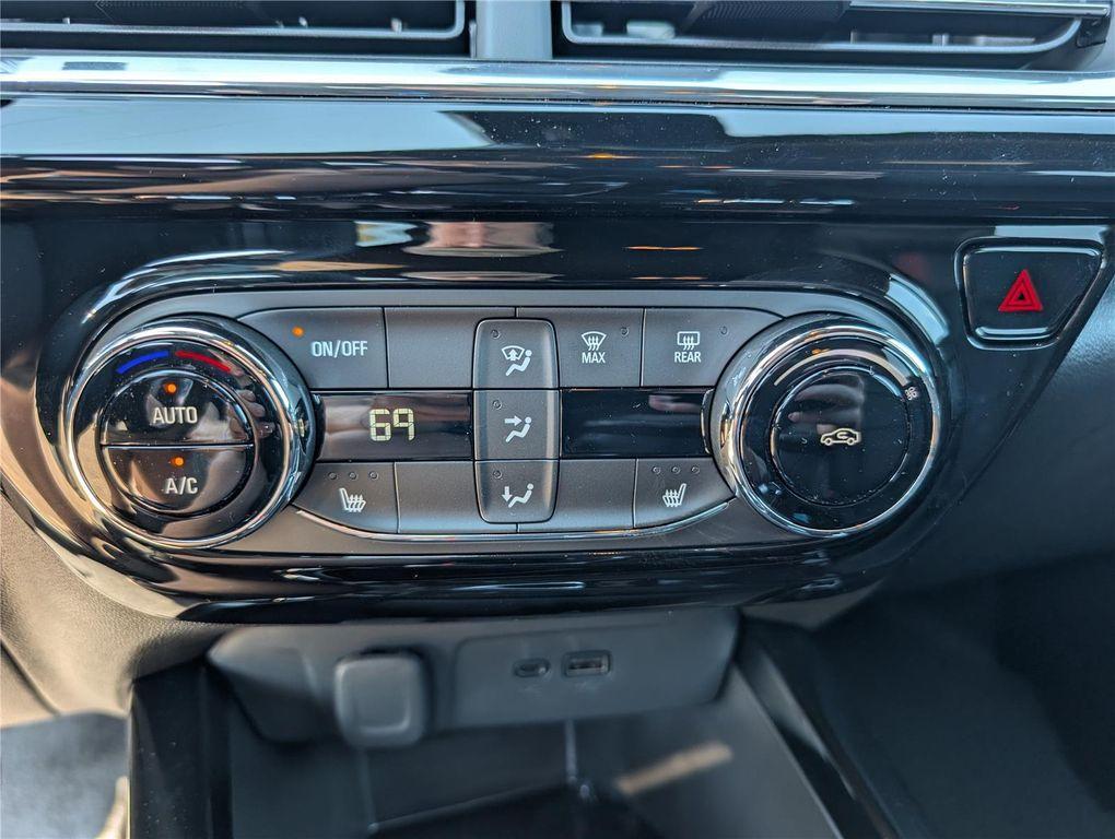 new 2026 Chevrolet Trax car, priced at $27,685