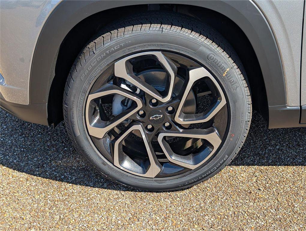 new 2026 Chevrolet Trax car, priced at $27,685