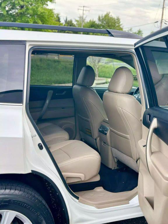 used 2011 Toyota Highlander car, priced at $16,998