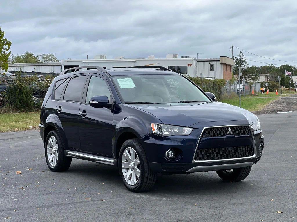 used 2011 Mitsubishi Outlander car, priced at $7,490